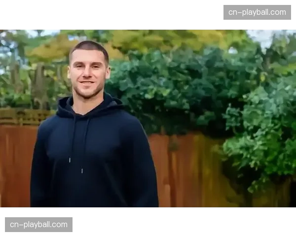 专访水晶宫门将约翰斯通：谈零封场次背后的防线协同