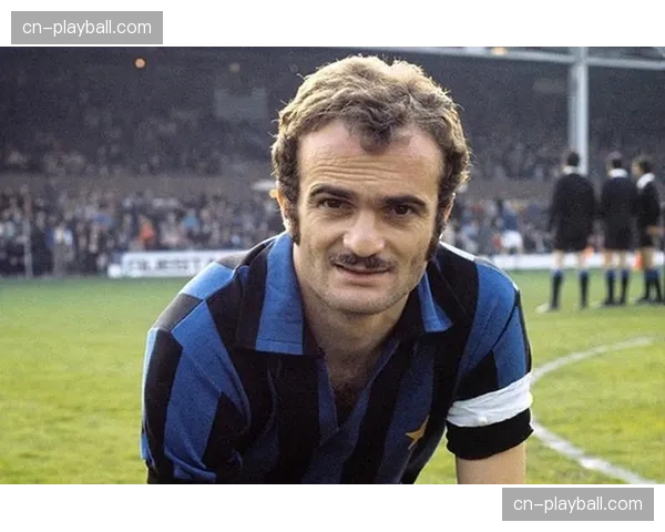 为纪念法切蒂诞辰，国际米兰推出特别版复古球衣